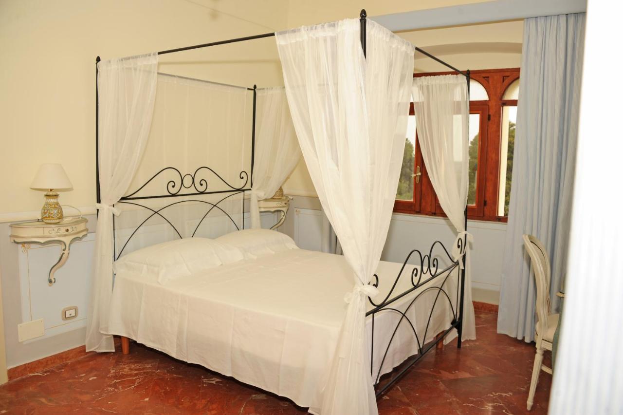 Le Scuderie Di Villa Ravenna Sannicola Extérieur photo